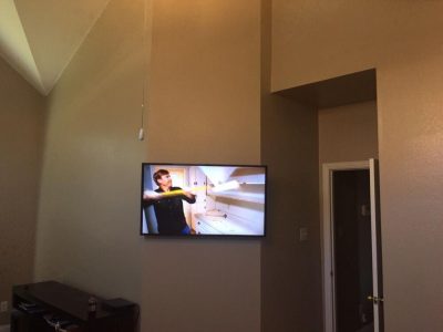 Smart TV mounting with hidden cables – Dallas